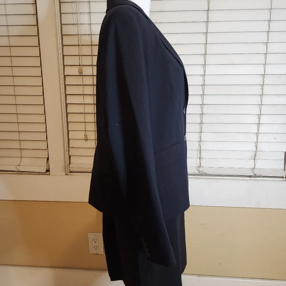 New York & Co Women's Two-piece Suit - Picture 5 of 14